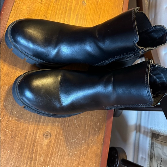 Black Ankle Boots/ Madden Girl Size 7.5 Slight scuff on Left front bootPhoto#12 - Picture 11 of 15